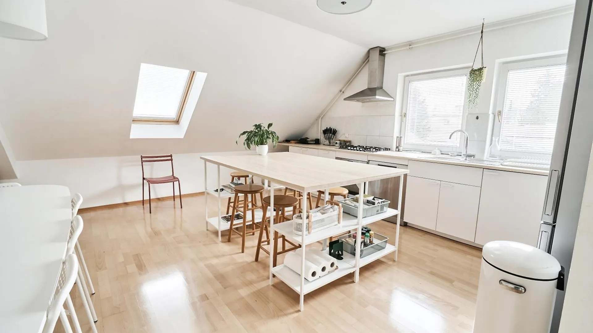 Matic Spacious Modern Apartment Ljubljana