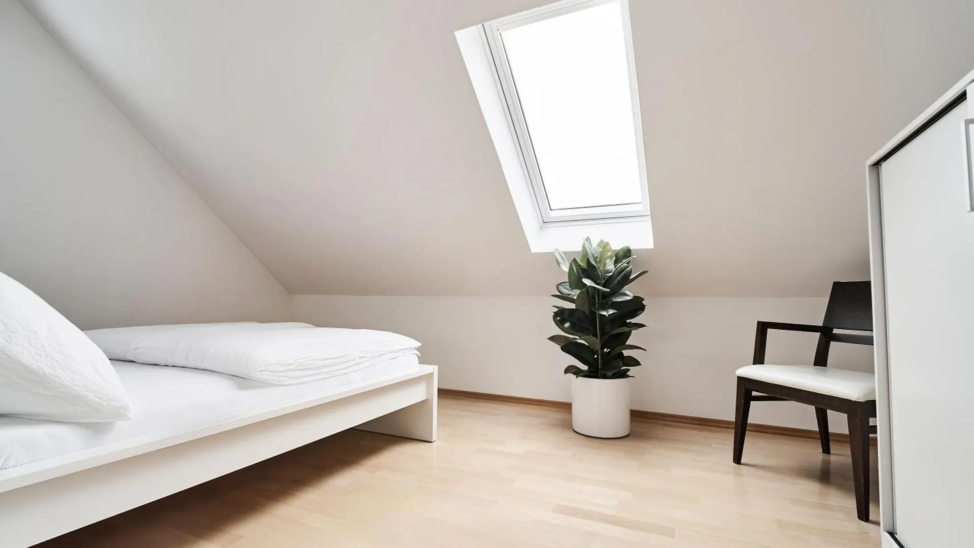 Matic Spacious Modern Apartment Ljubljana