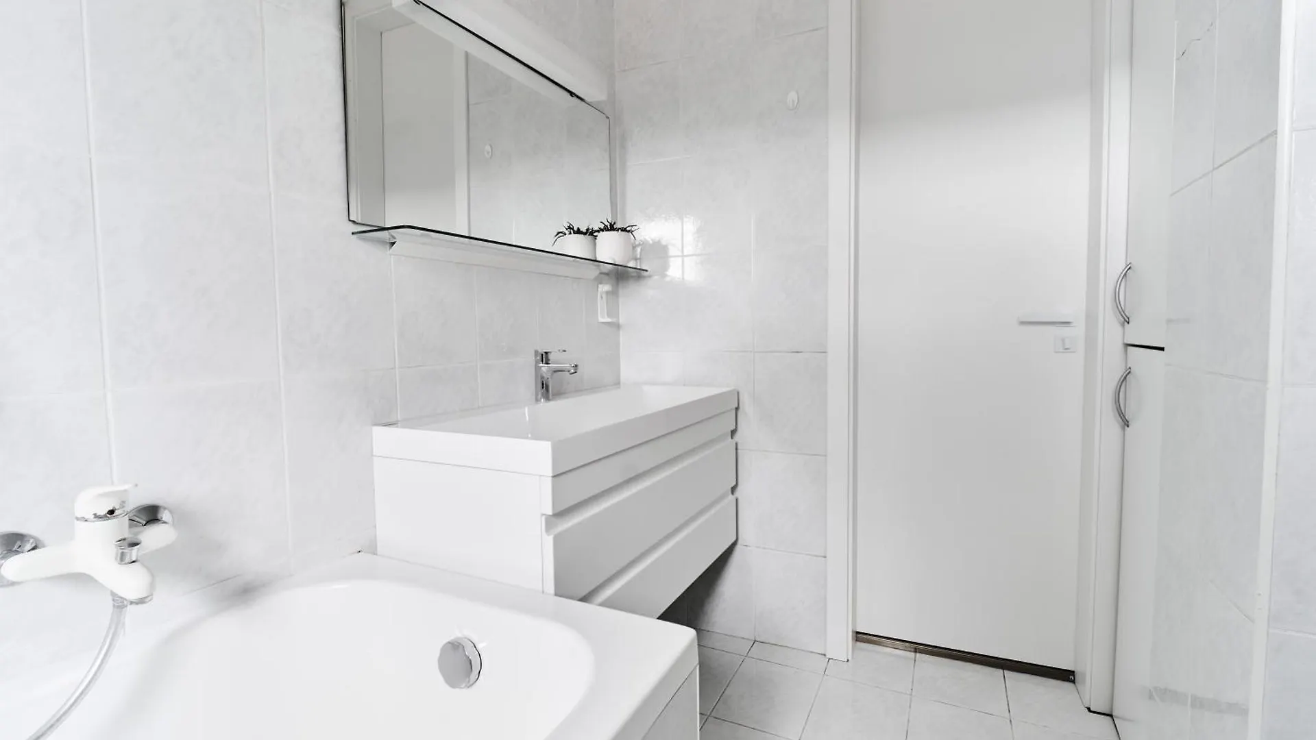 Matic Spacious Modern Apartment Ljubljana